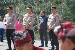 Disambut Dengan Tarian Adat, Kapolres Toraja Utara Terima Langsung Kunjungan Tim Supervisi Polda Sulsel